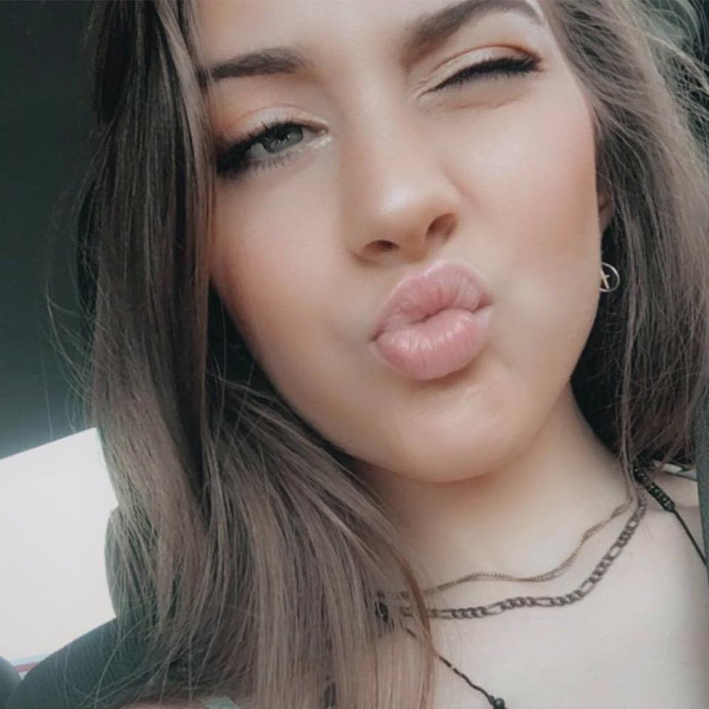 Meet your Posher, Alyssa